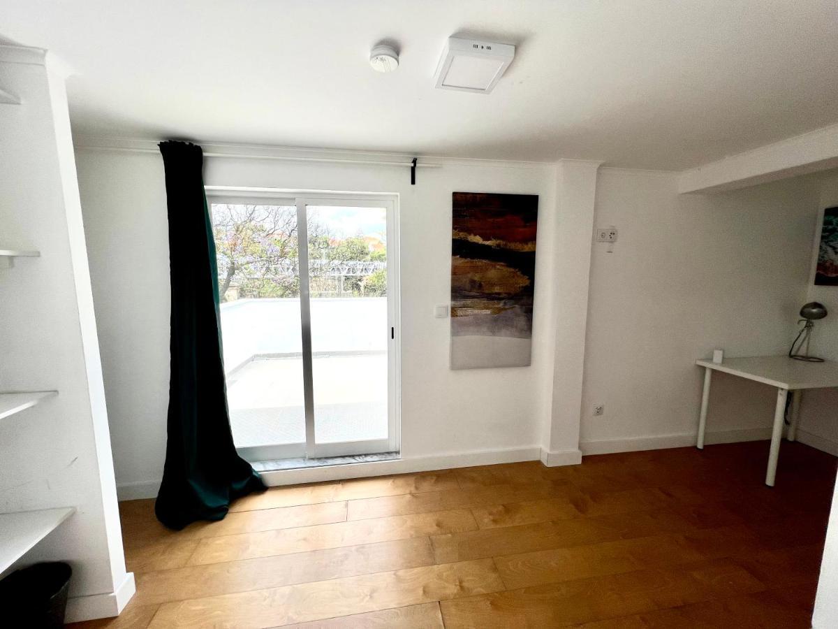 Oeiras Beach Private Room 9 - Double Bedroom With Shared Bathroom & Terrace Buitenkant foto