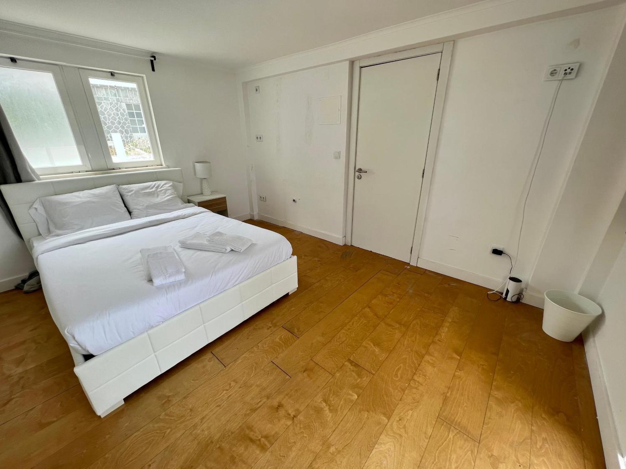 Oeiras Beach Private Room 9 - Double Bedroom With Shared Bathroom & Terrace Buitenkant foto